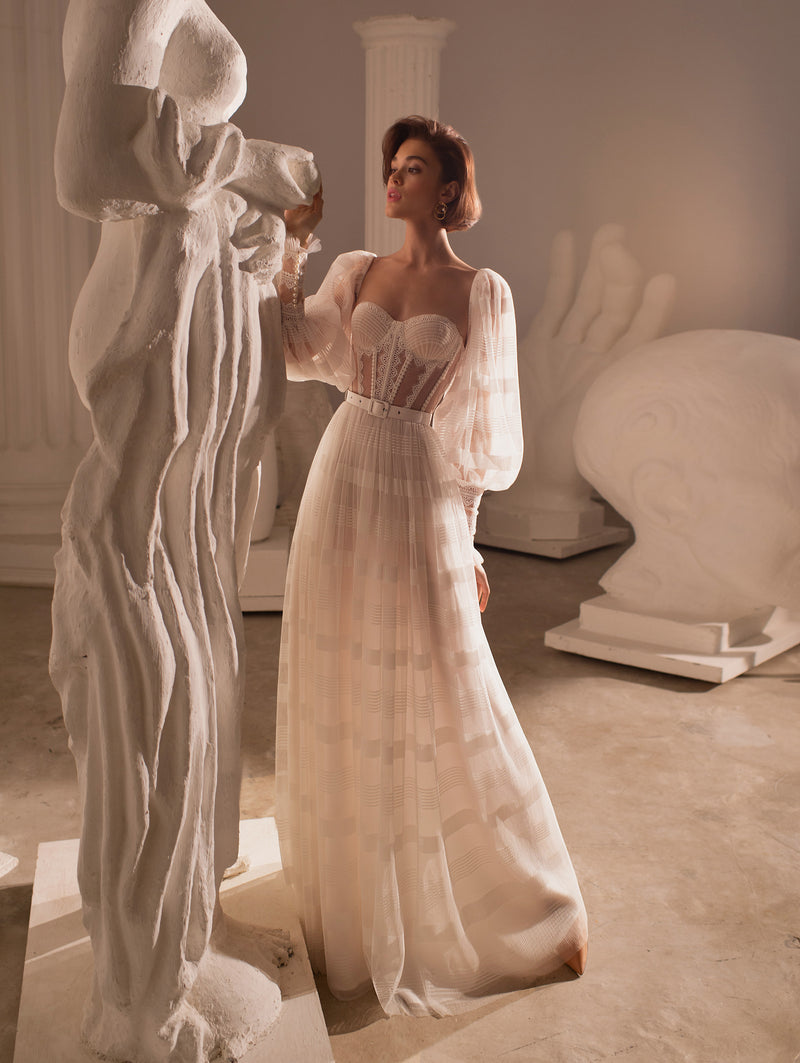Sweetheart Neckline Strapless Wedding Dress