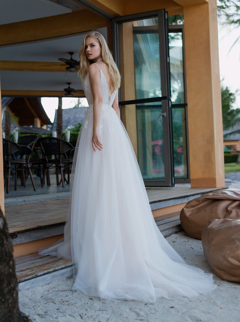 Robe de mariée trapèze à bretelles spaghetti