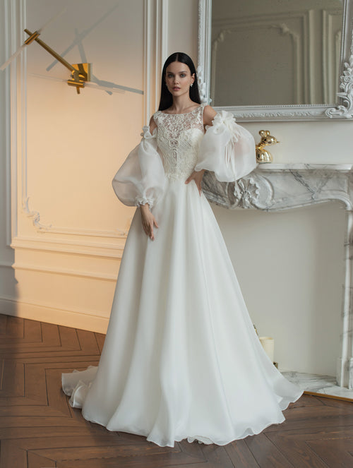 Robe de mariée à col montant et manches amovibles