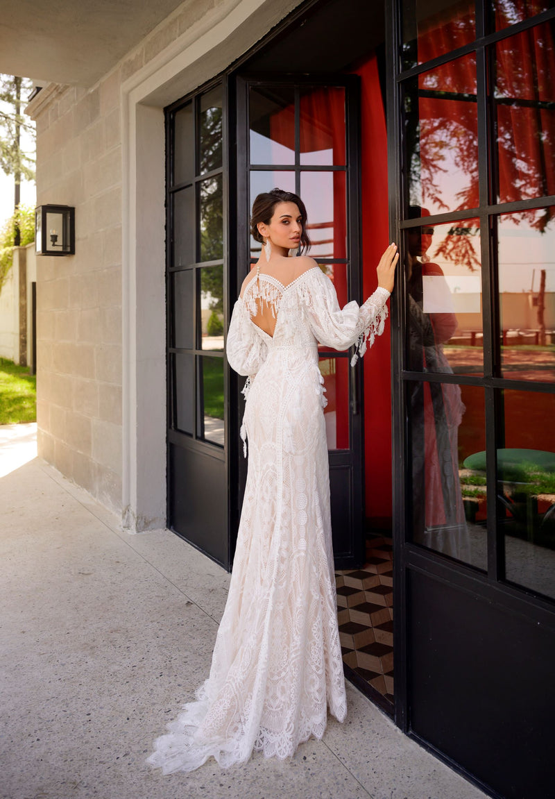 Bohemian Long Puffy Sleeve Lace Wedding Gown