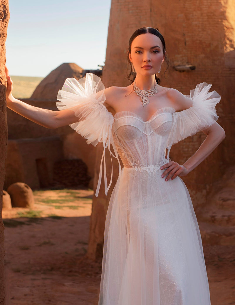 Angelic Beauty : robe de mariée bustier avec manches bouffantes amovibles