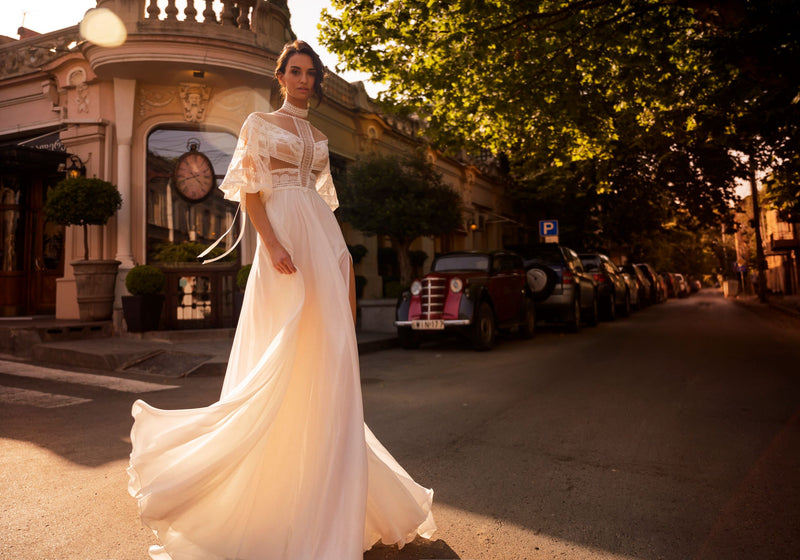 Robe de mariée bohème à col haut et manches 3/4 