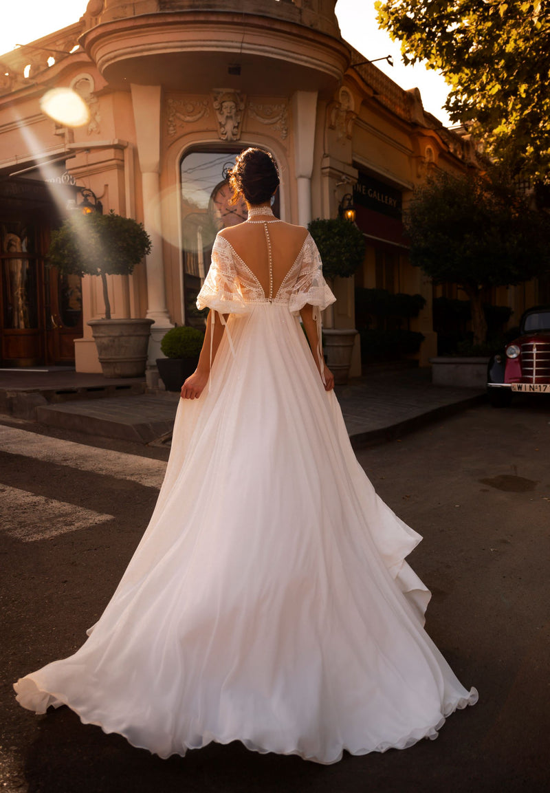 Robe de mariée bohème à col haut et manches 3/4 