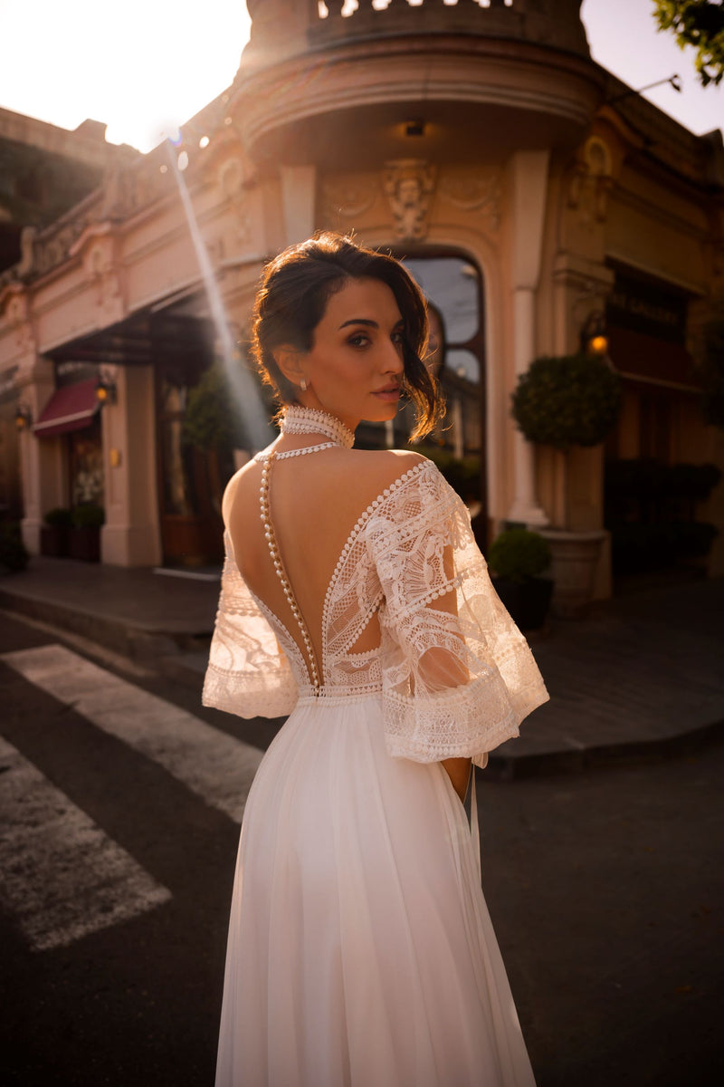 Vestido de noiva gola alta boêmio manga 3/4