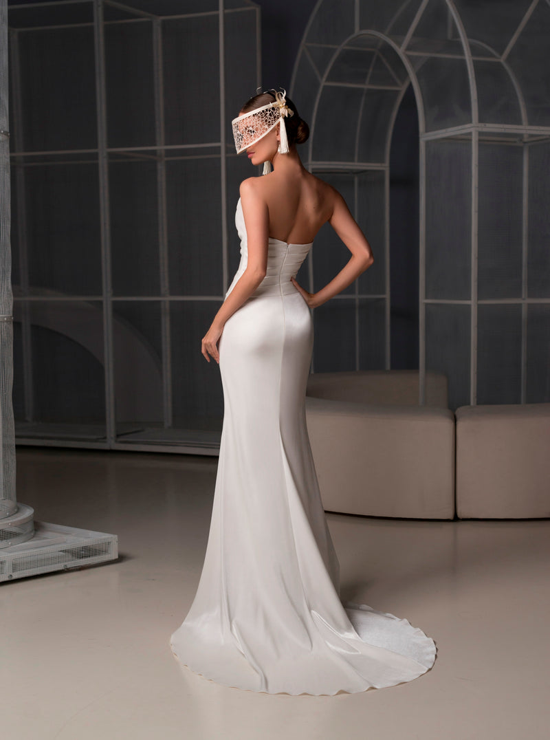Vestido de novia minimalista de sirena sin tirantes