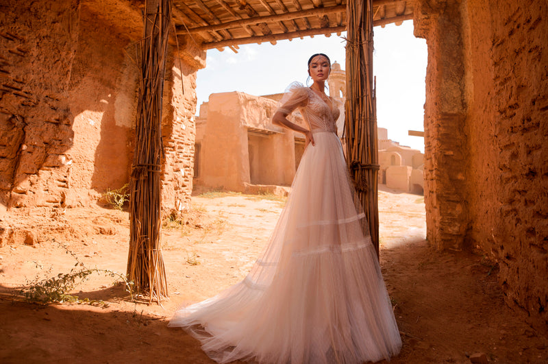 Bonito vestido de novia evasé de manga corta