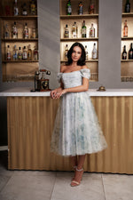Vestido midi floral ombro a ombro