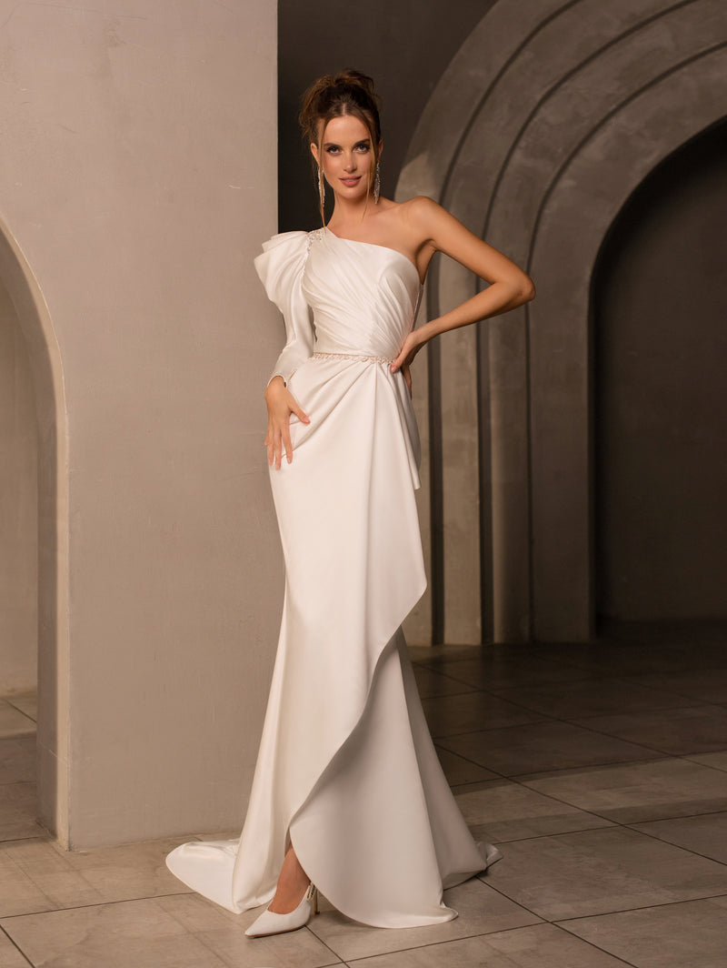 Elegante vestido de novia asimétrico de un solo hombro