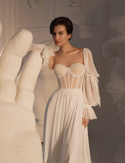 Robe de mariée à décolleté en cœur et manches amovibles