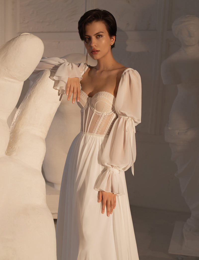 Robe de mariée à décolleté en cœur et manches amovibles