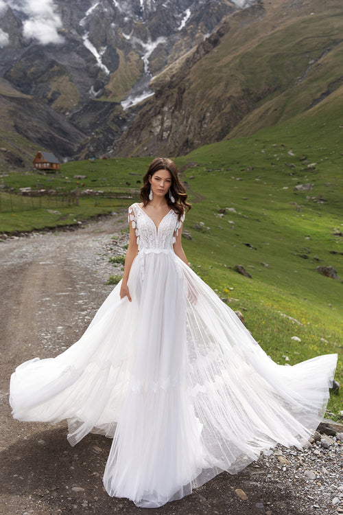 Robe de mariée trapèze à col en V