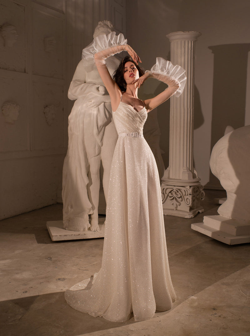 Vestido de novia de corte A con tirantes finos