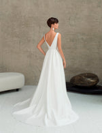 Vestido de noiva linha A minimalista com decote em V