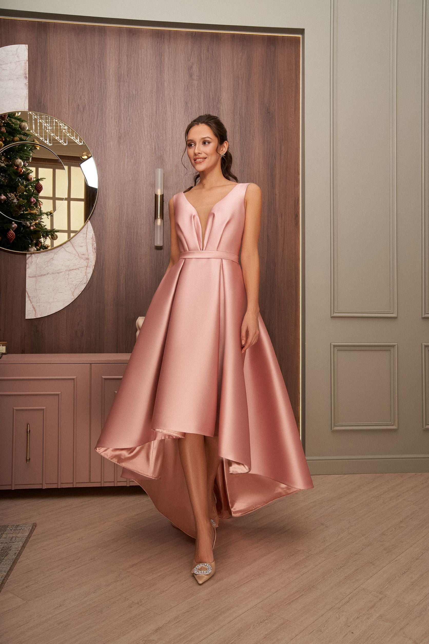 High-Low Bow-Back Sleeveless Asymmetric Dress HAREM's Brides High-Low Bow-Back Sleeveless Asymmetric Dress HAREM's Brides