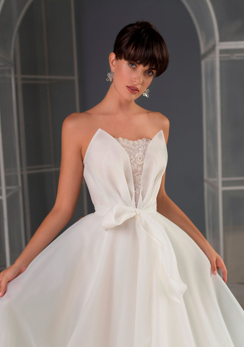 strapless organza wedding dress Elegant Flowing Organza Ruffled Wedding Dress with Pockets