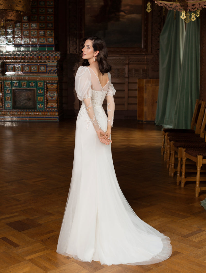 Long Sleeve Exquisite Wedding Gown
