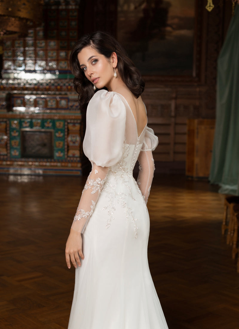 Long Sleeve Exquisite Wedding Gown