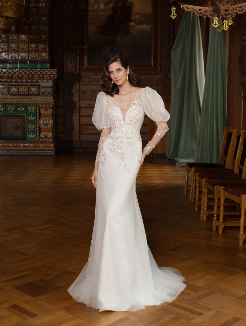 Long Sleeve Exquisite Wedding Gown