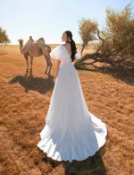 Robe de mariée minimaliste en organza avec une fente latérale sexy