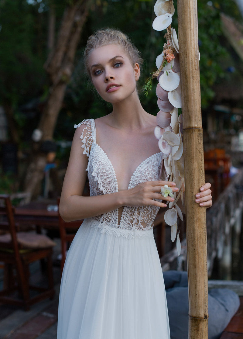 Robe de mariée trapèze à bretelles spaghetti