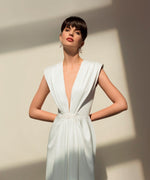 Vestido de noiva elegante com lindo bordado nas costas