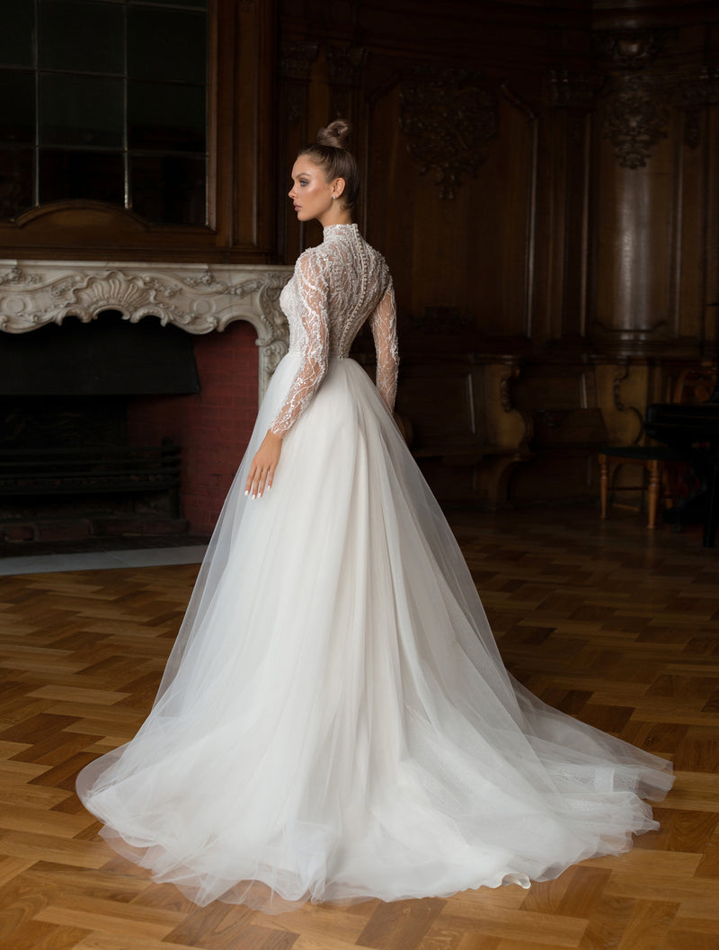 Robe de mariée chic à manches longues et col haut