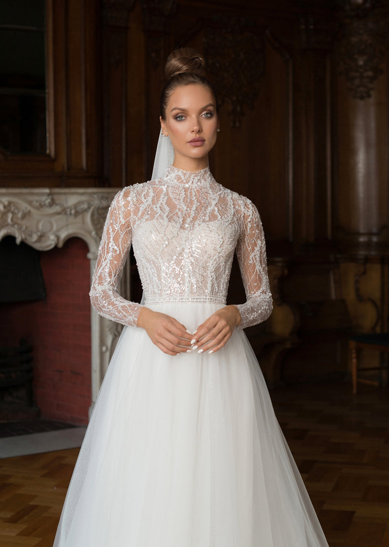 Robe de mariée chic à manches longues et col haut