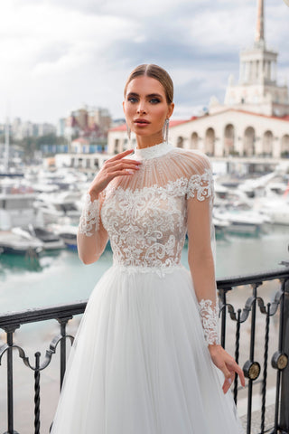Esmée 2023 high neck lace wedding dress | FÉKIH