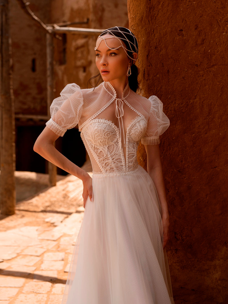 So Chic: vestido de novia sin tirantes con bolero