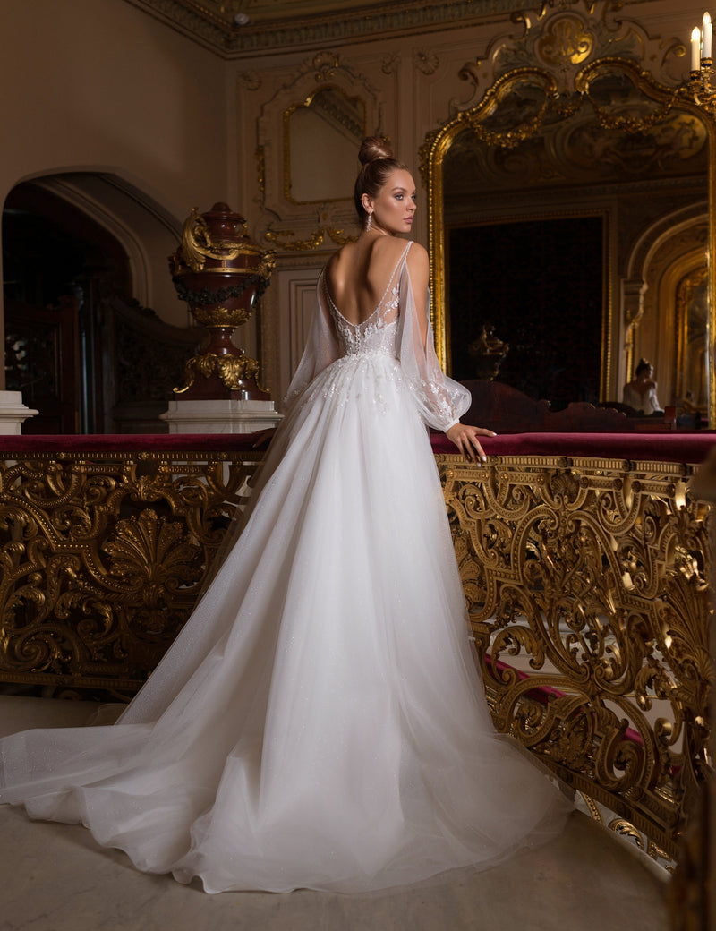 Vestido de novia de corte A de manga larga transparente con cuello en V