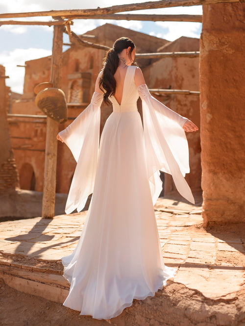 Fabuloso vestido de noiva com mangas sino removíveis