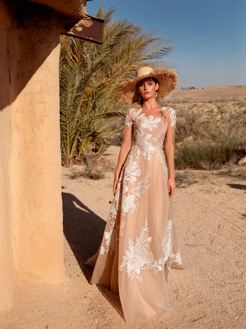 Vestido con estampado floral y mangas ilusión