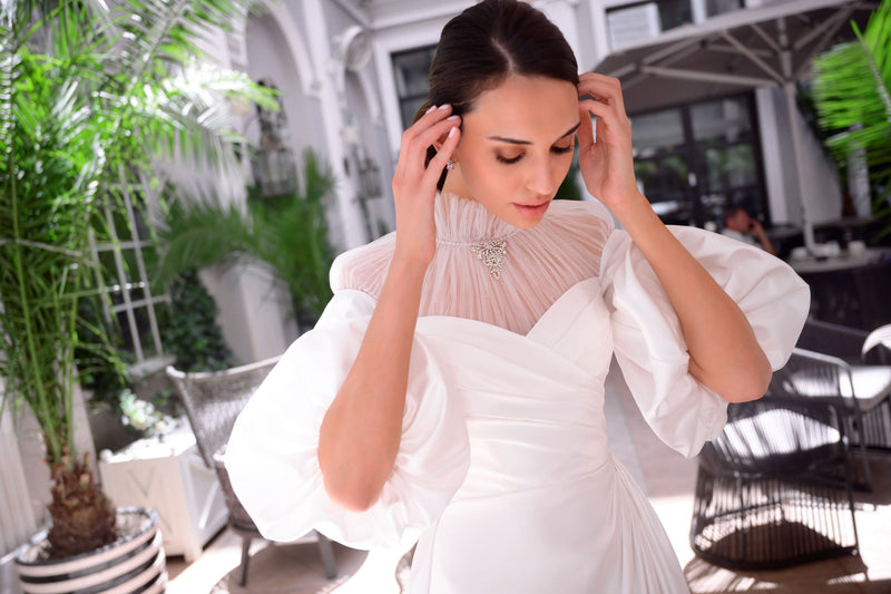 Silk Satin Elegant Wedding Gown with 3/4 Puffy Sleeves Silk Satin Elegant Wedding Gown with 3/4 Puffy Sleeves