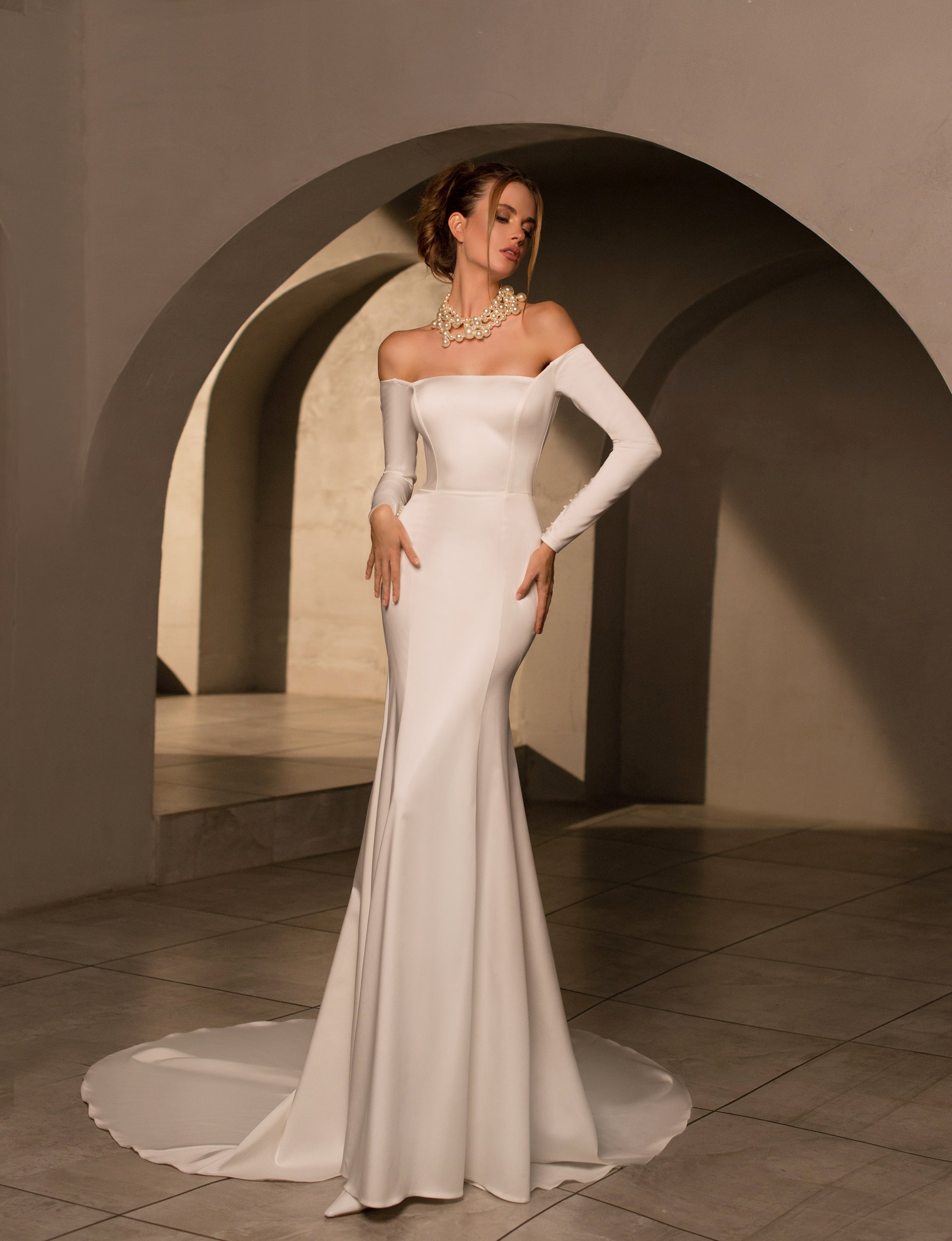 Enchanting Long Sleeve Off-Shoulder Mermaid Wedding Dress EU38 Enchanting Long Sleeve Off-Shoulder Mermaid Wedding Dress EU38