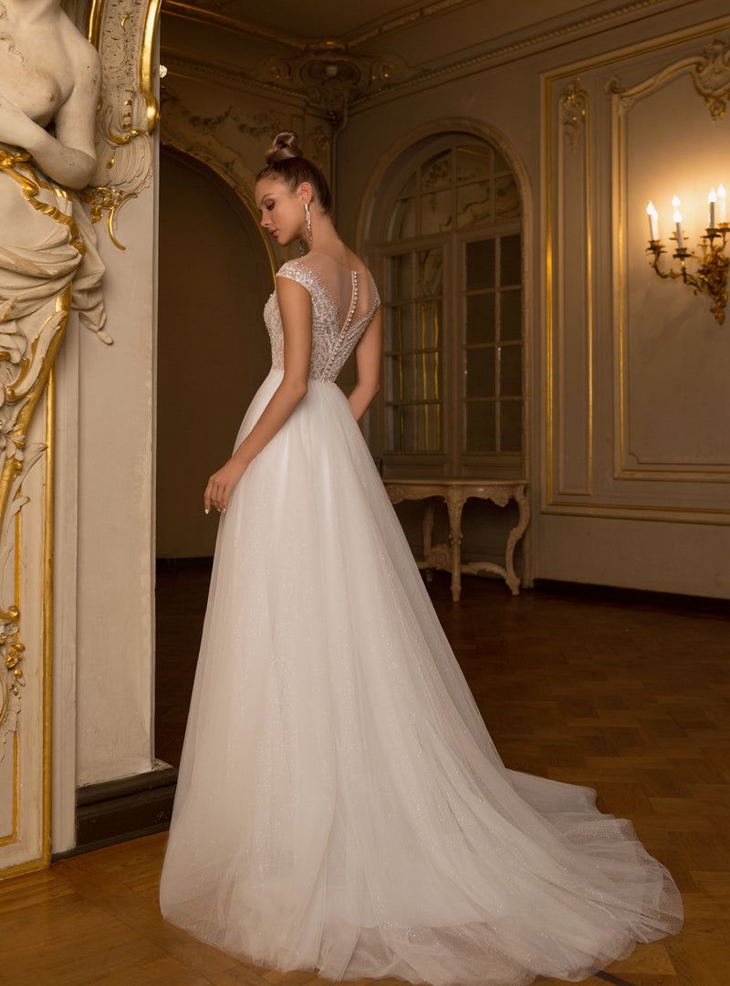 Robe de mariée trapèze sans manches à col illusion