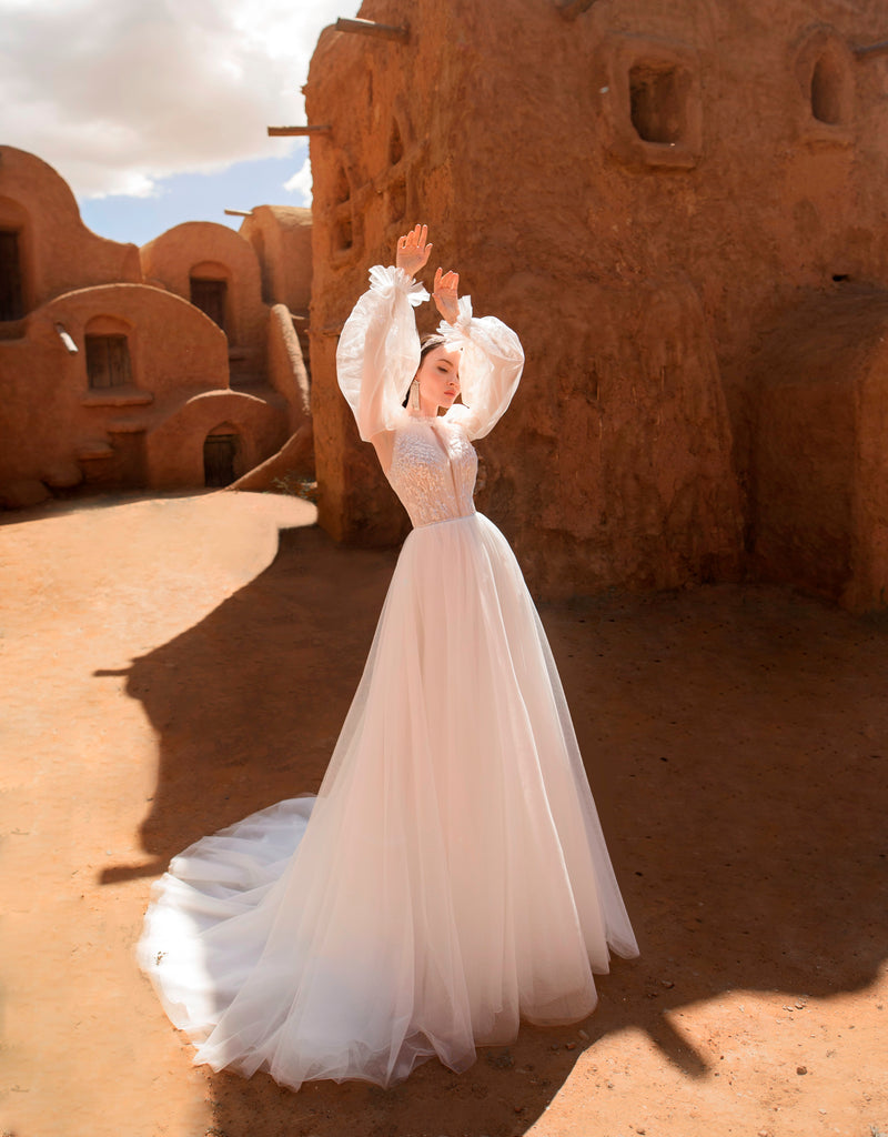 Vestido de novia 2 en 1 con cuello alto y mangas removibles