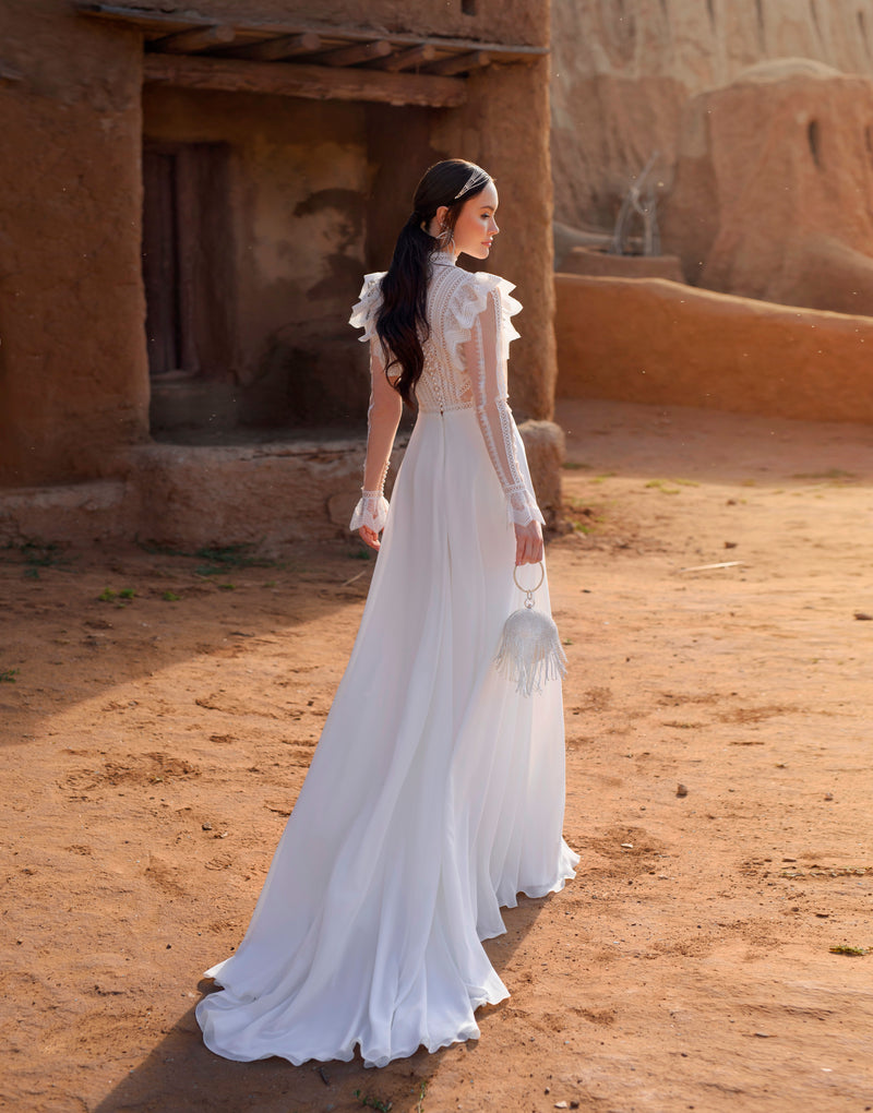 Vestido de novia bohemio evasé de manga larga
