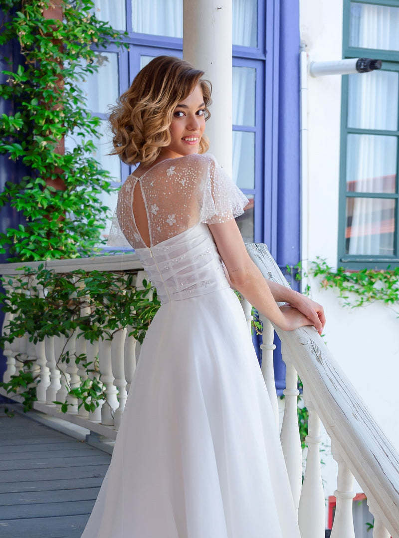 Robe de mariée trapèze à col illusion