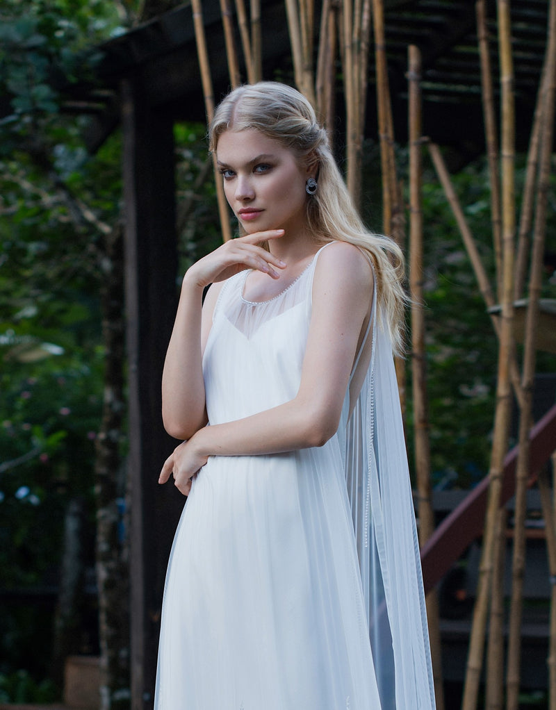 Robe de mariée bustier avec cape en tulle