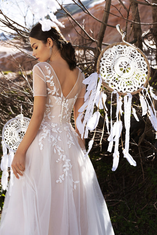 Robe de mariée modeste trapèze à manches courtes