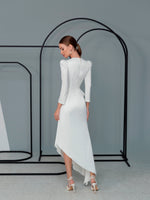 Vestido de noiva branco elegante midi de manga comprida