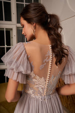 Robe mi-longue en tulle à mancherons 