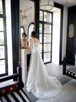 Delicate Sleeveless Wedding Dress