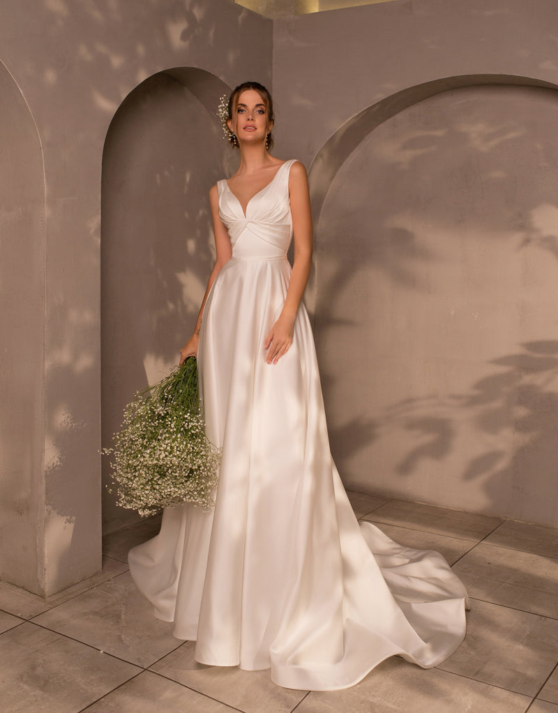 Vestido de novia evasé minimalista pequeño