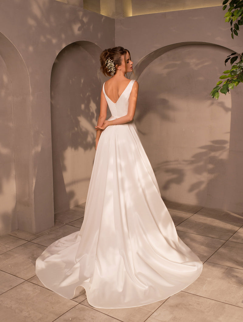 Petite robe de mariée trapèze minimaliste