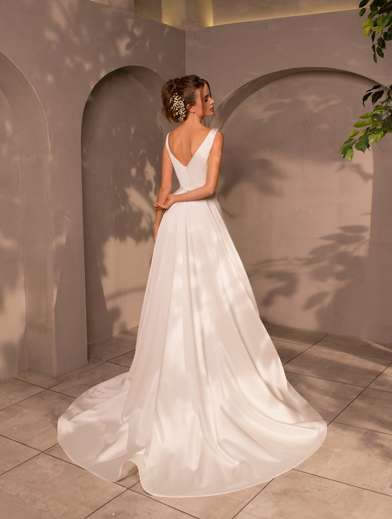 Vestido de novia evasé minimalista pequeño