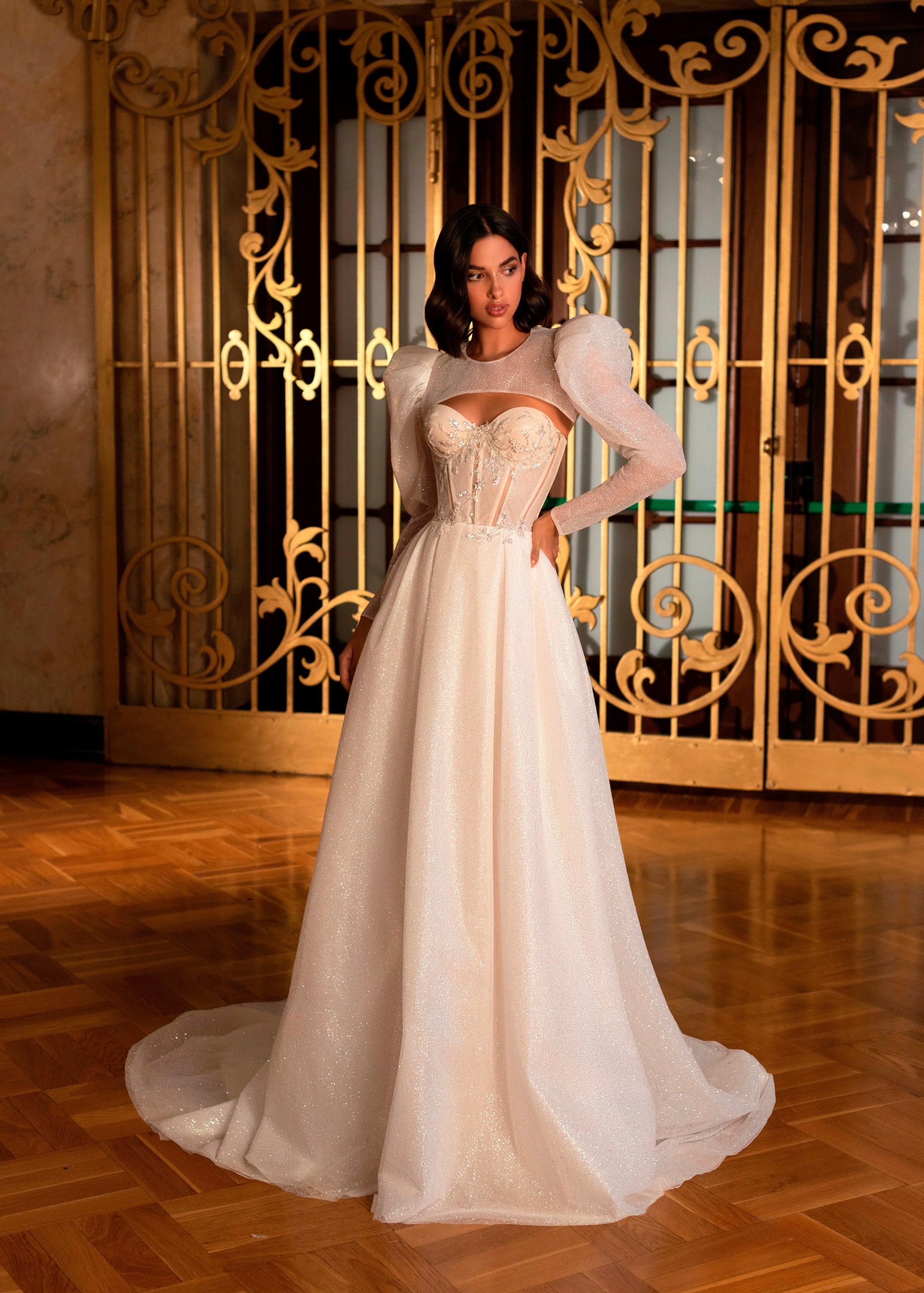 Strapless Sweetheart Wedding Gown With Bolero EU38 / Vanilla