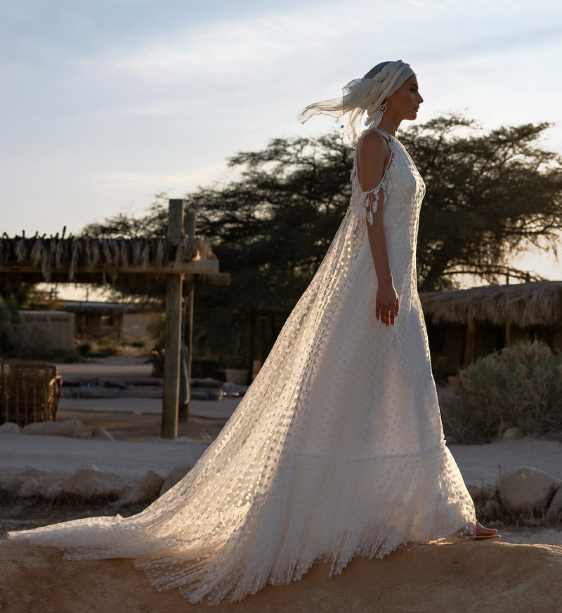 Robe de mariée 2 en 1 en satin à col haut avec bonnet en tulle