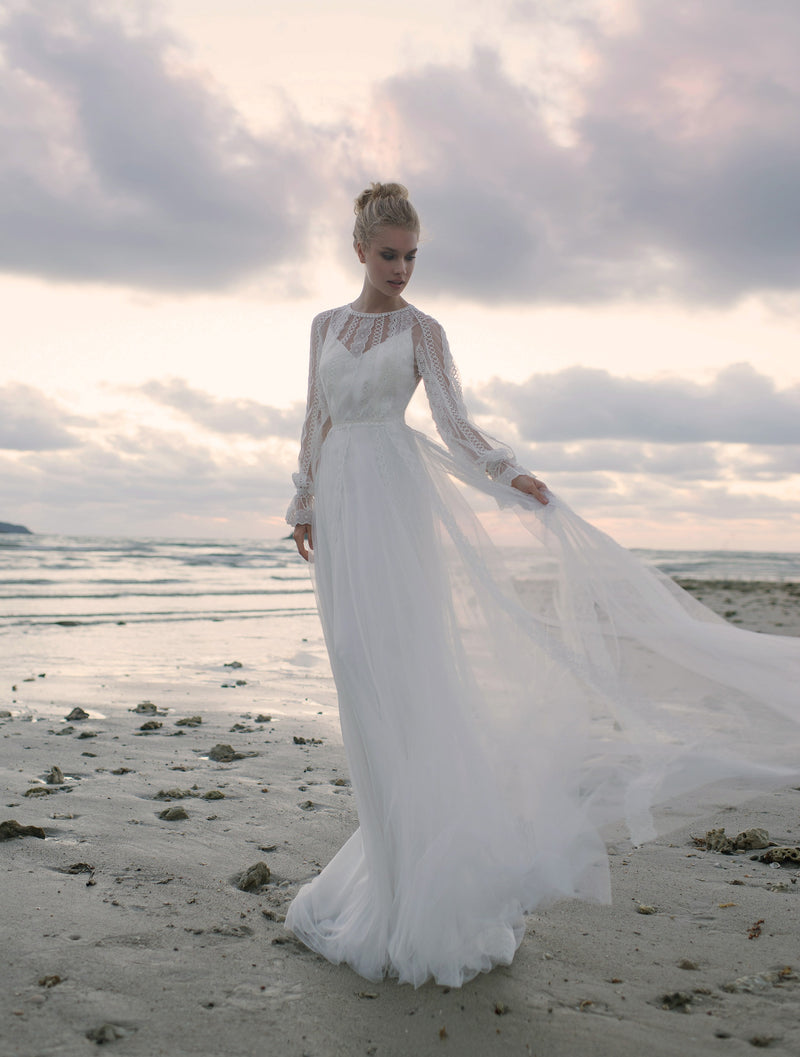 Robe de mariée 2 en 1 avec bonnet en dentelle