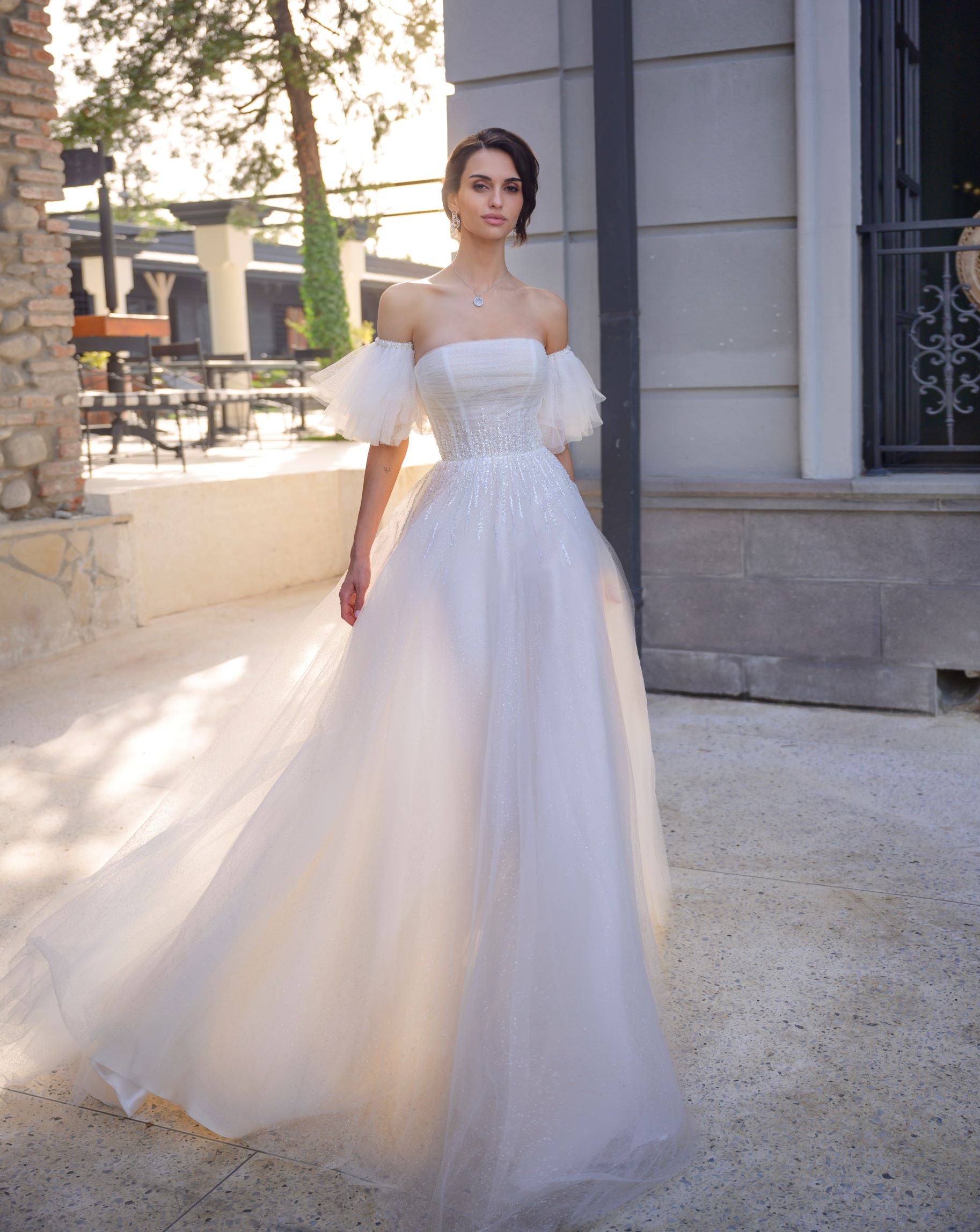 Strapless Glitter Wedding Gown with Removable Short Puffy Sleeves EU42 / Pearl Strapless Glitter Wedding Gown with Removable Short Puffy Sleeves EU42 / Pearl